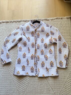 Quilted Jacket reversible, missing tags fits like a Medium
